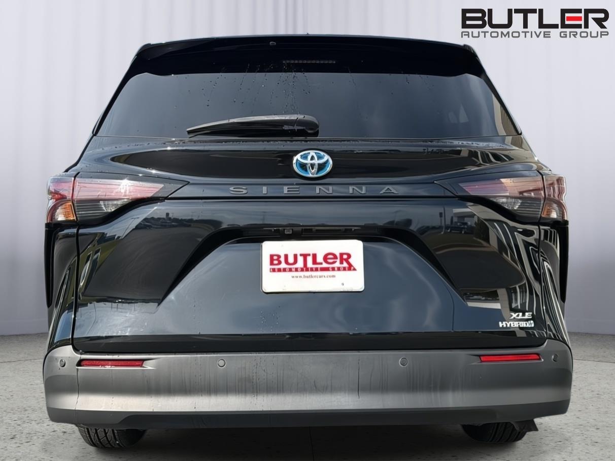 Used 2023 Toyota Sienna Van