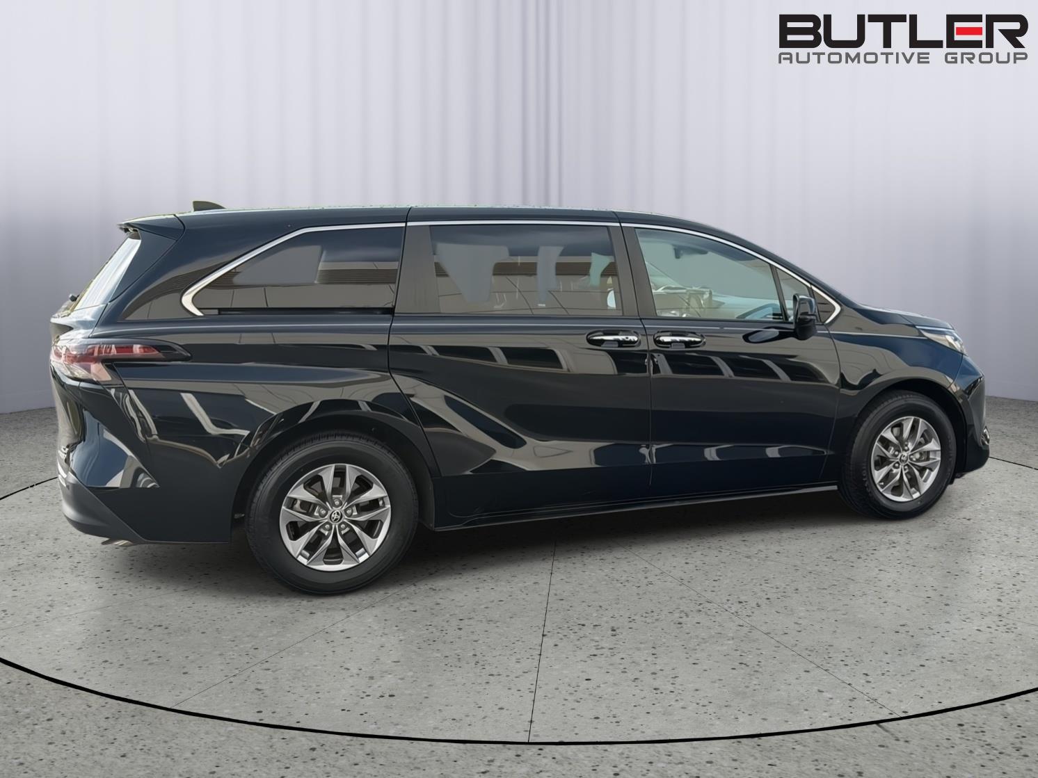 Used 2023 Toyota Sienna Van