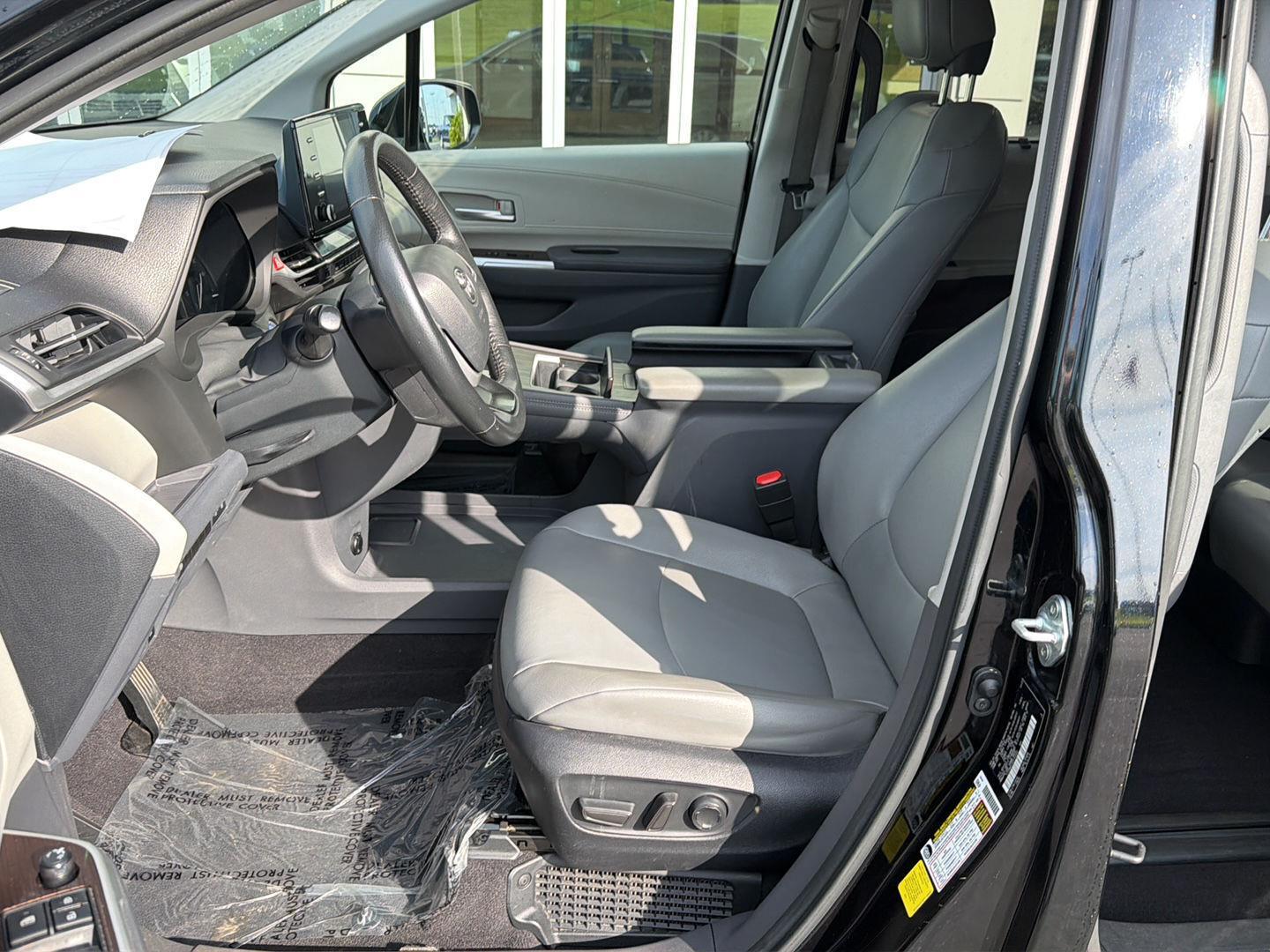 Used 2023 Toyota Sienna Van
