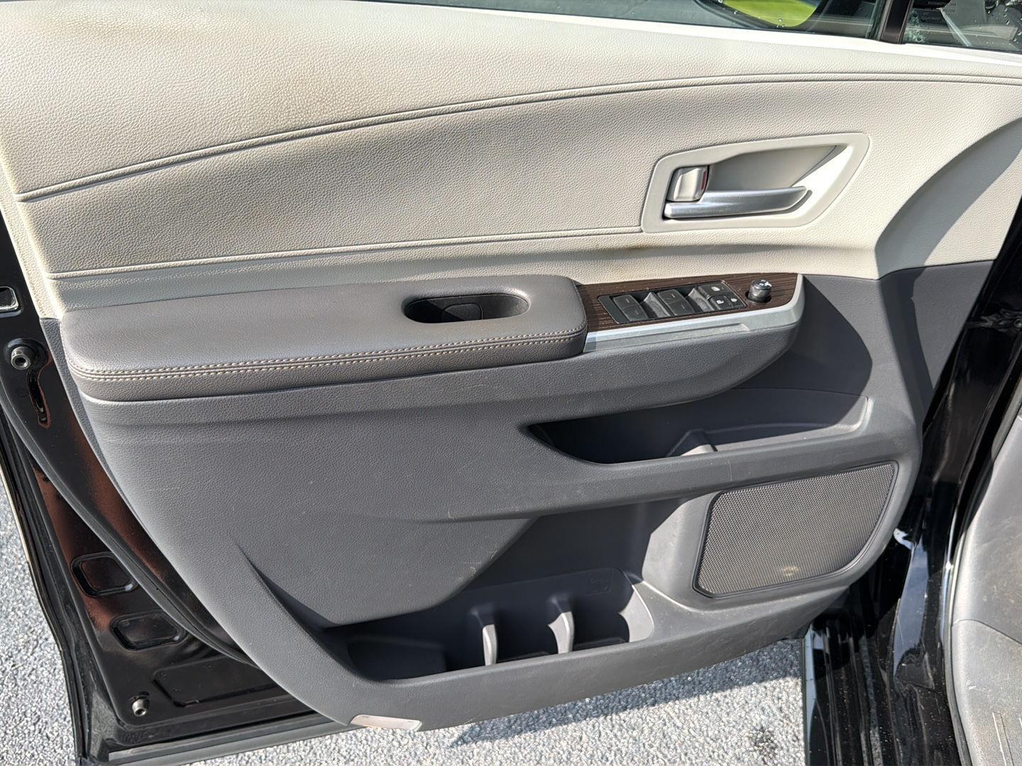 Used 2023 Toyota Sienna Van