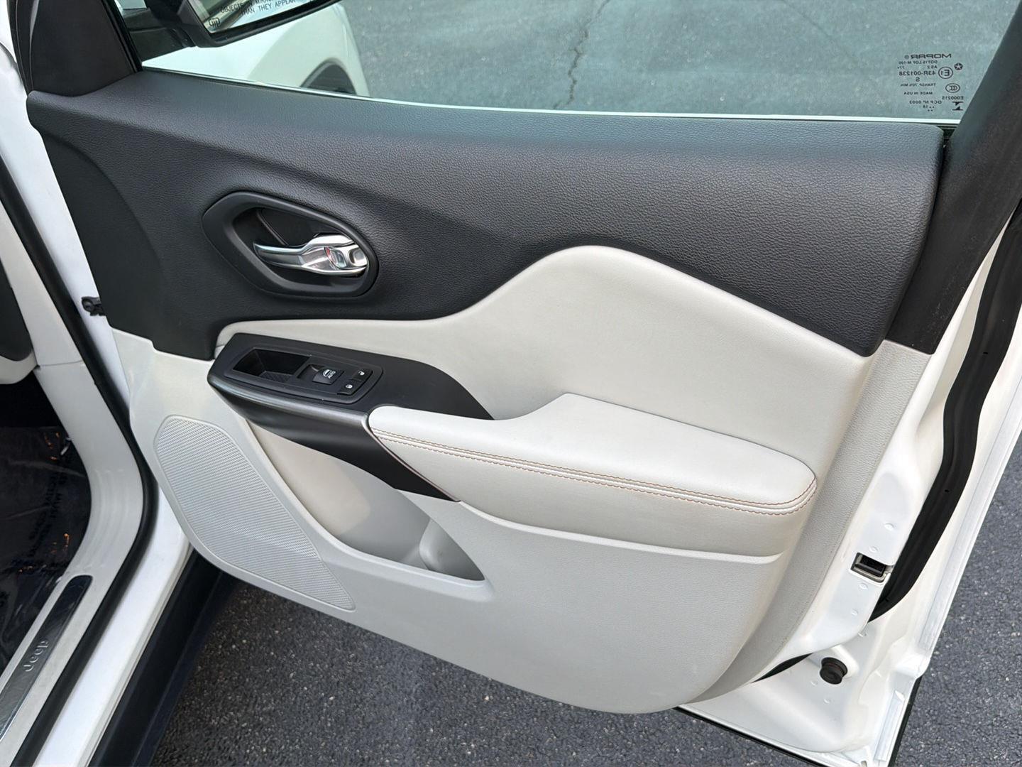 Used 2019 Jeep Cherokee SUV