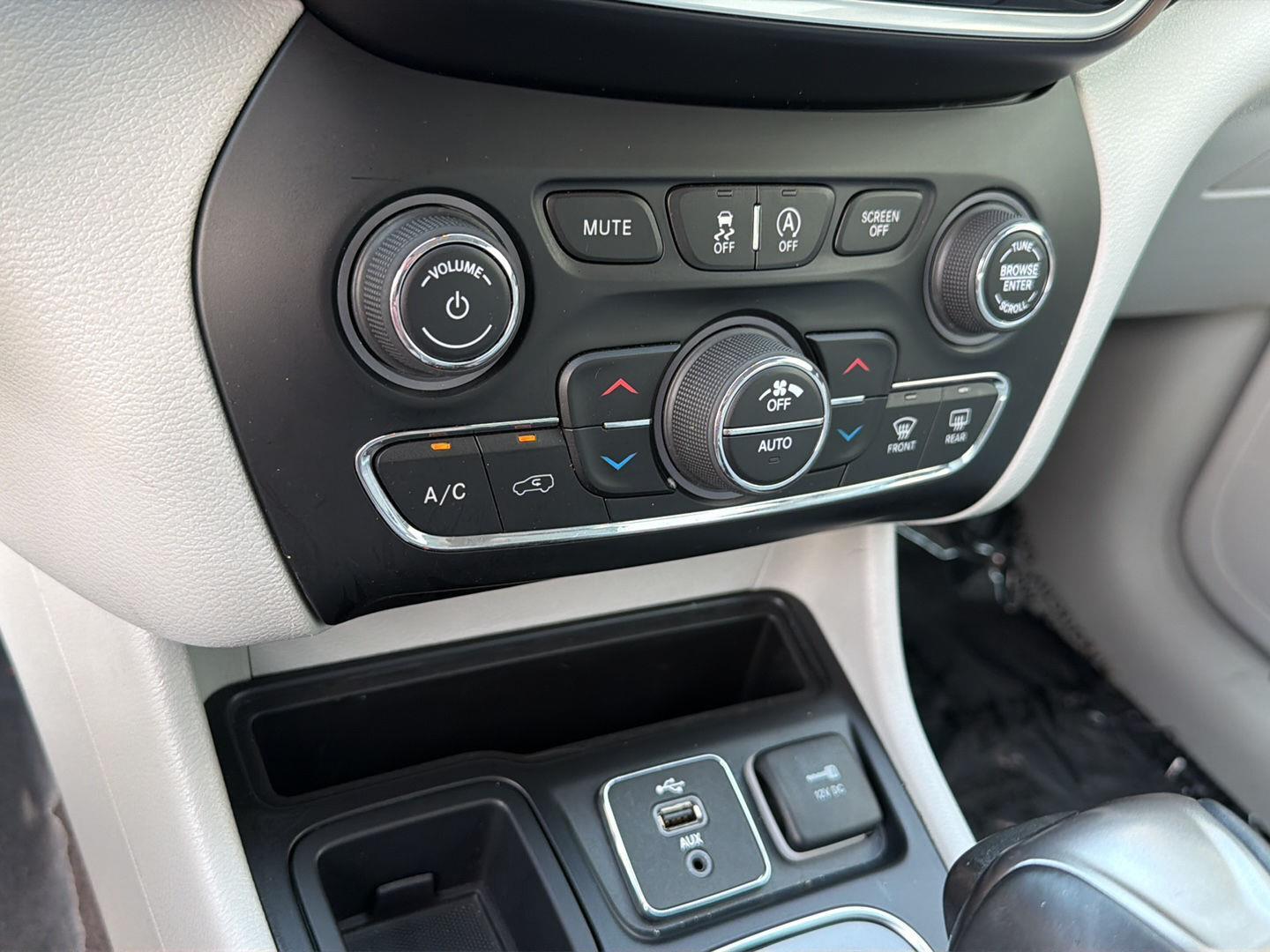Used 2019 Jeep Cherokee SUV