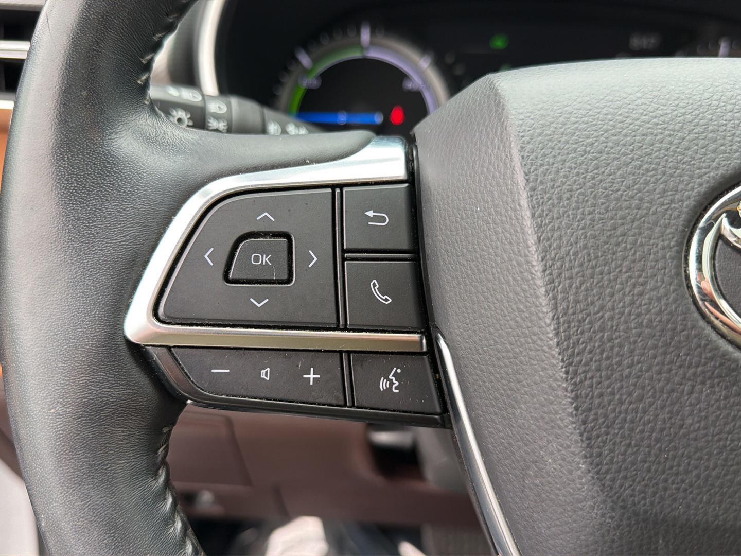 Used 2020 Toyota Highlander Hybrid SUV
