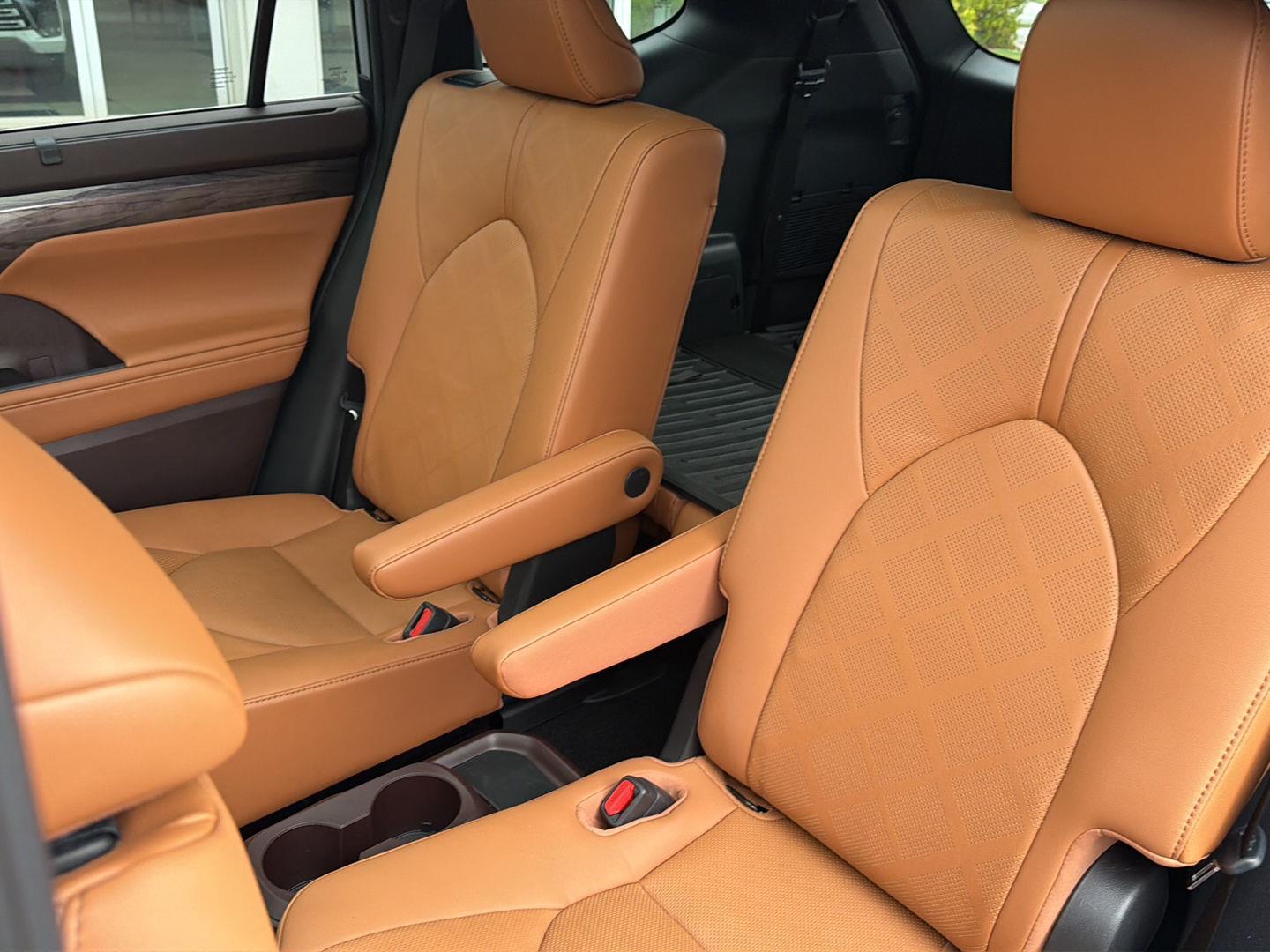 Used 2020 Toyota Highlander Hybrid SUV