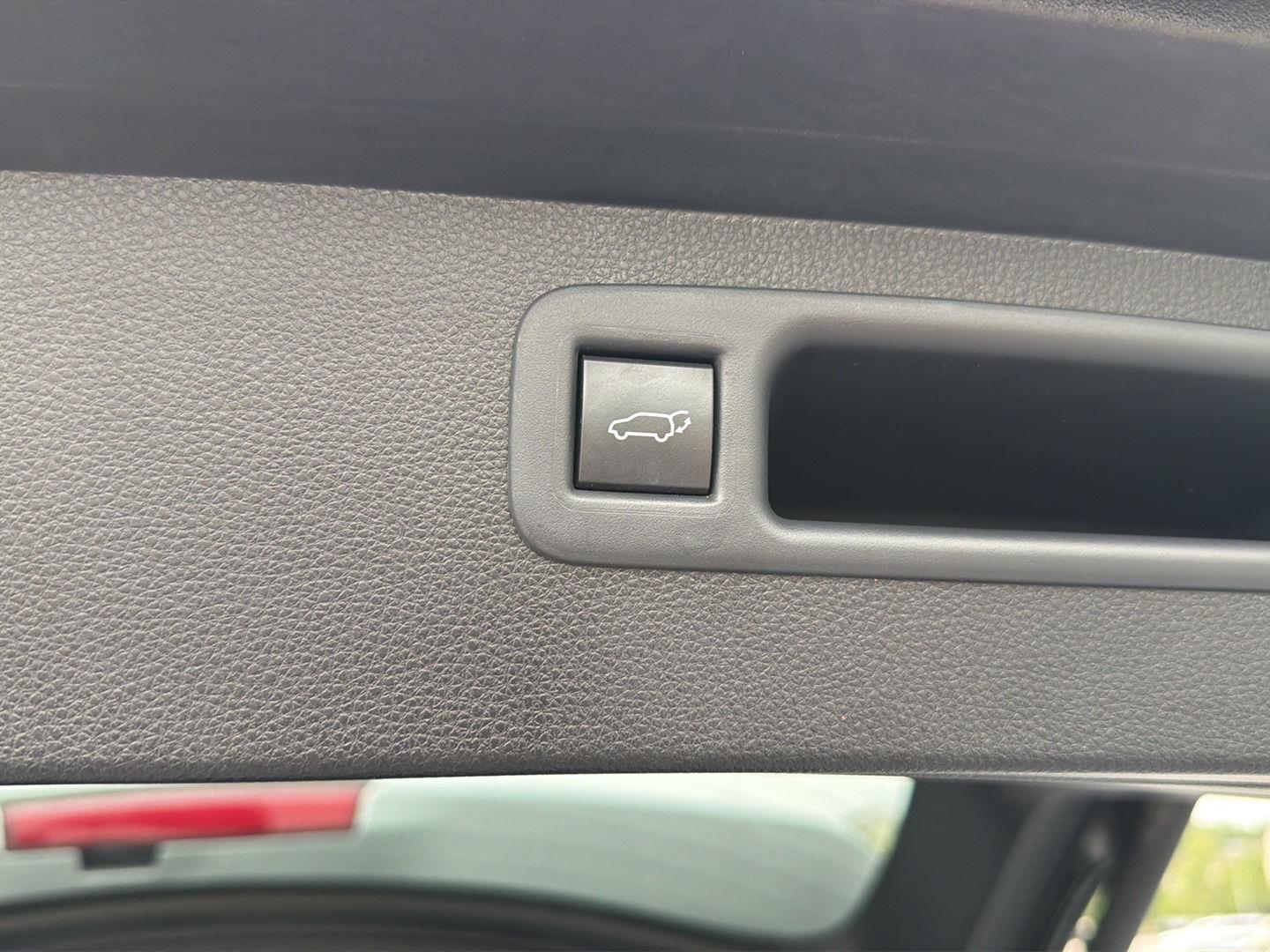 Used 2020 Toyota Highlander Hybrid SUV