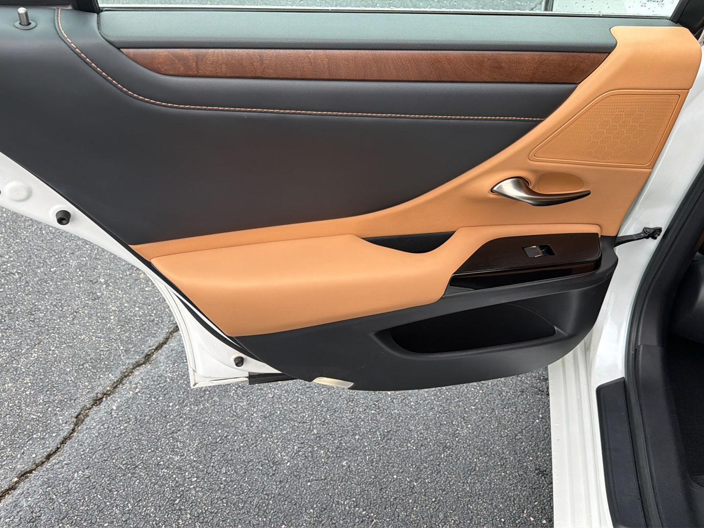 Used 2023 Lexus ES Sedan
