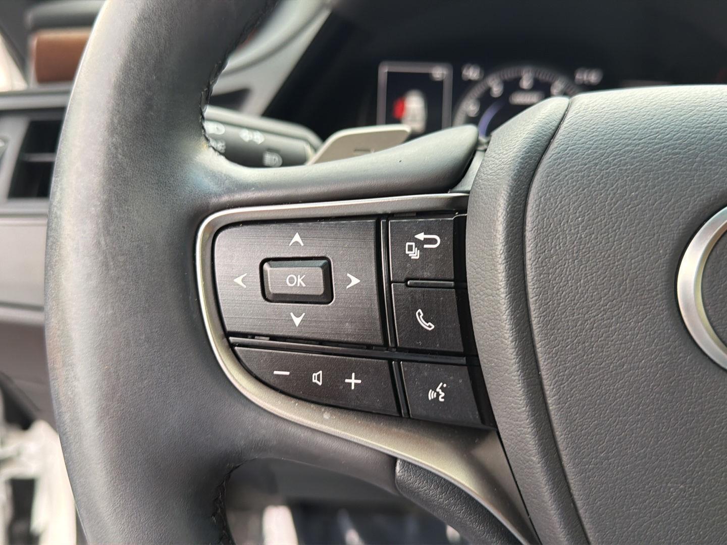 Used 2023 Lexus ES Sedan