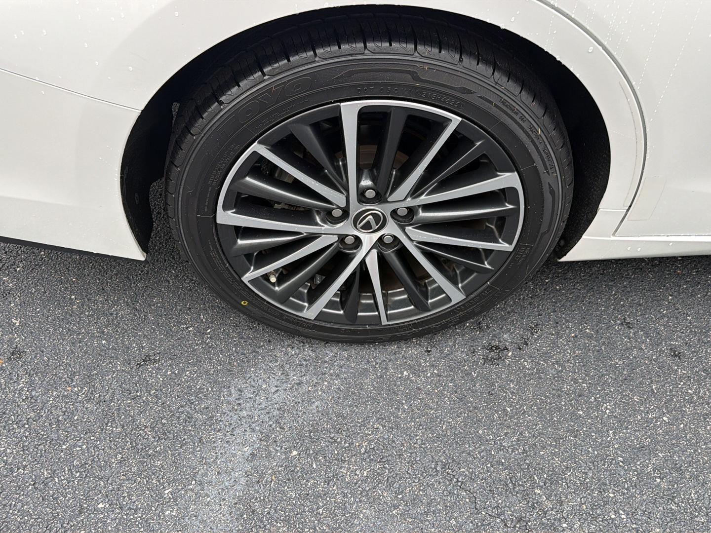Used 2023 Lexus ES Sedan
