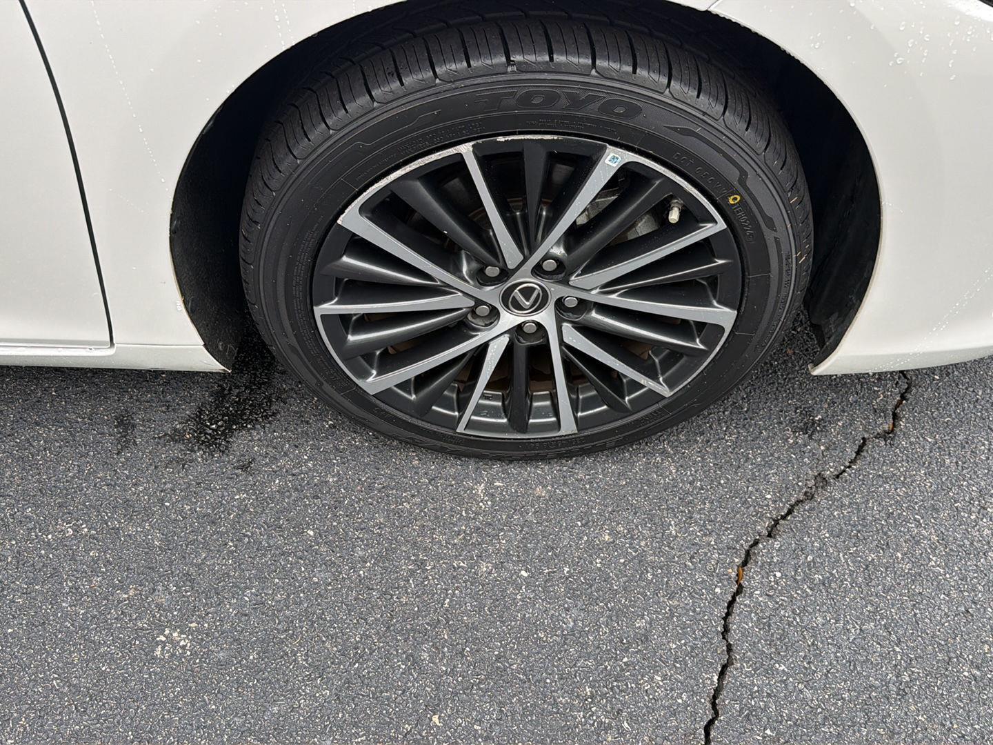 Used 2023 Lexus ES Sedan