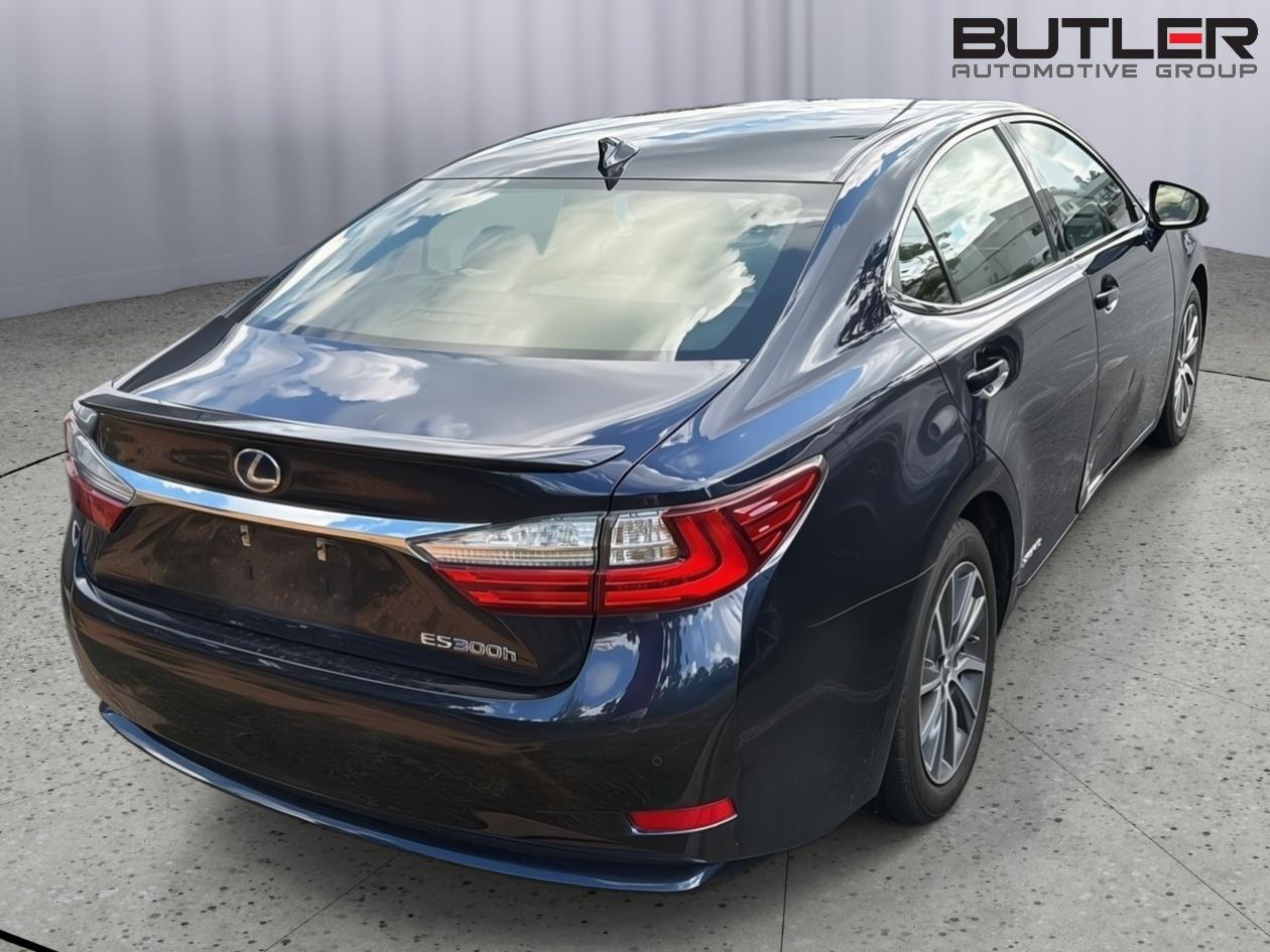 Used 2017 Lexus ES Sedan
