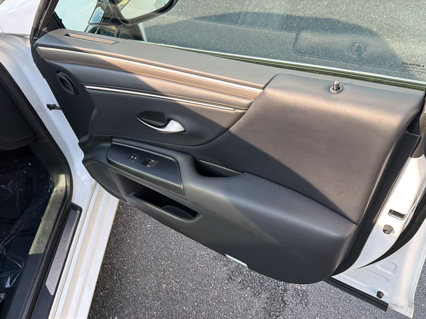 Used 2021 Lexus ES Sedan