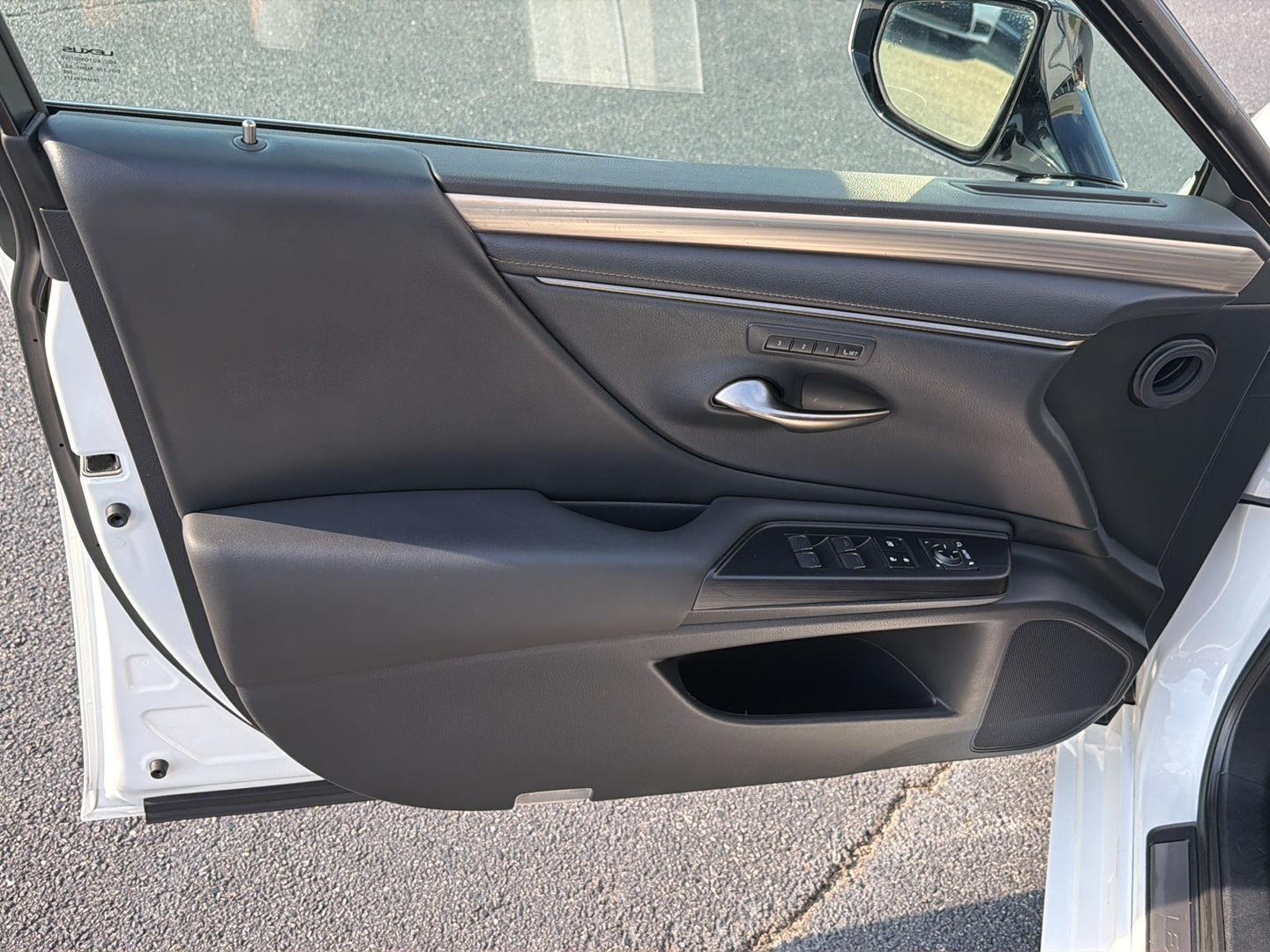Used 2021 Lexus ES Sedan