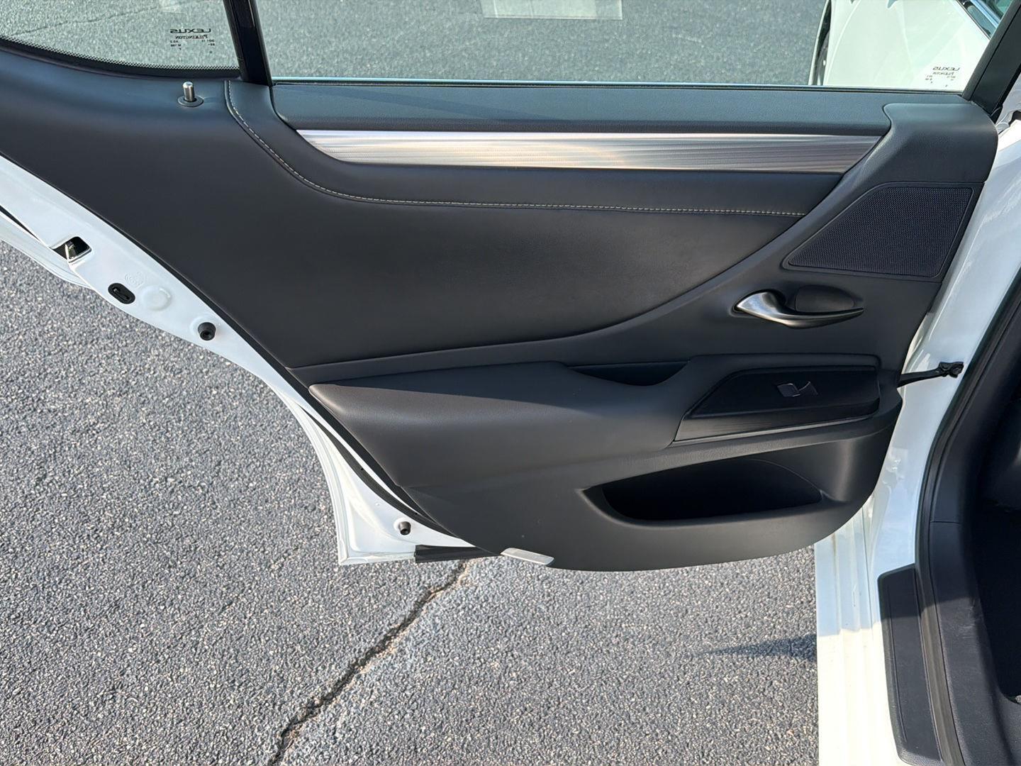 Used 2021 Lexus ES Sedan