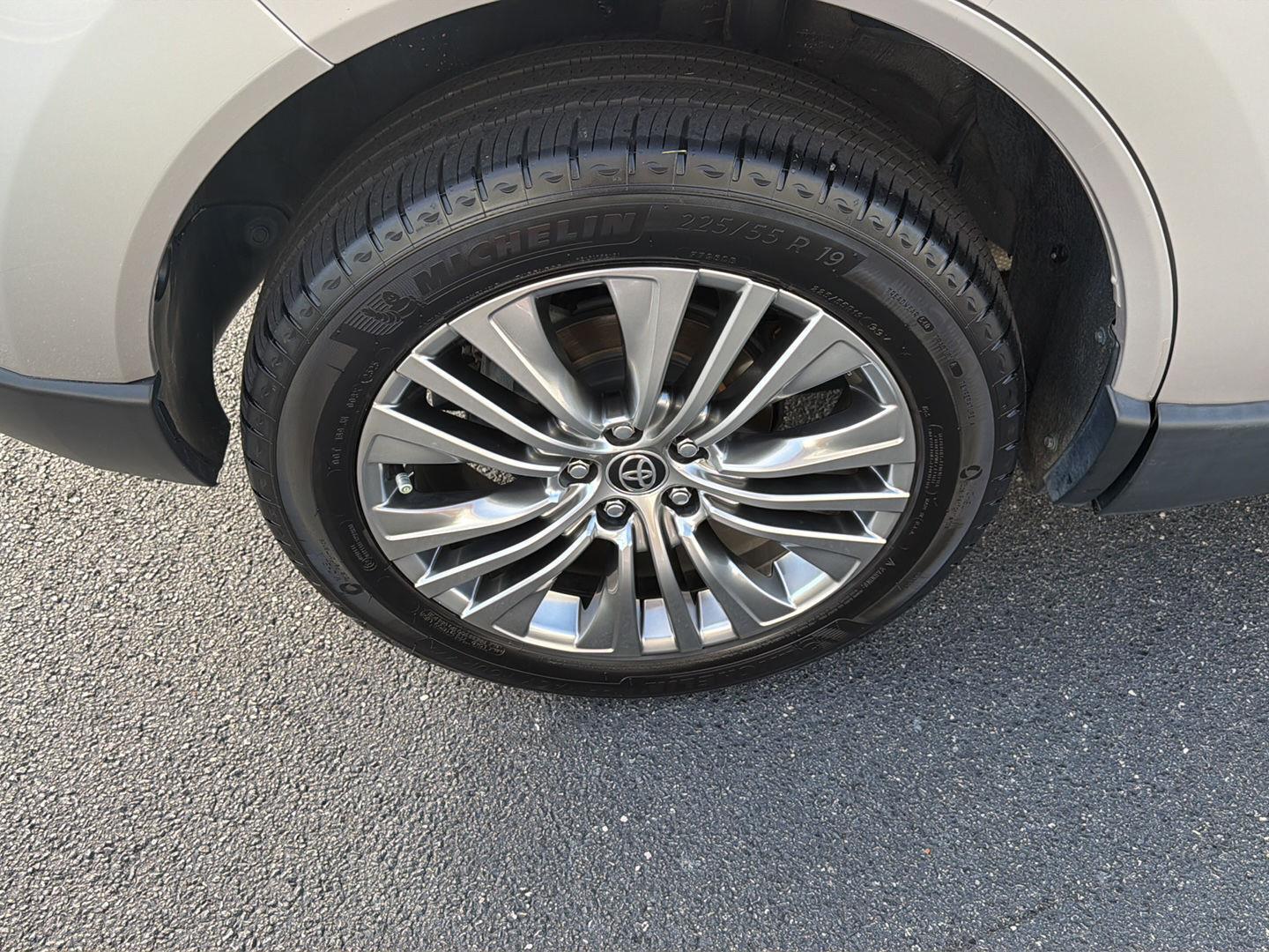 Used 2023 Toyota Venza SUV