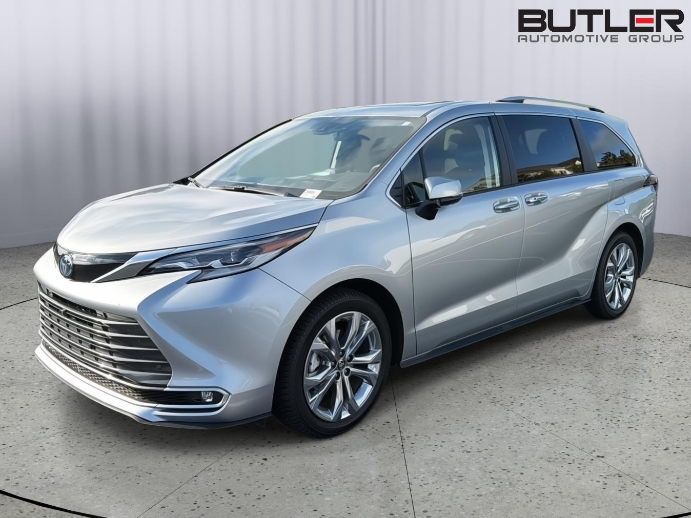 Used 2022 Toyota Sienna Van