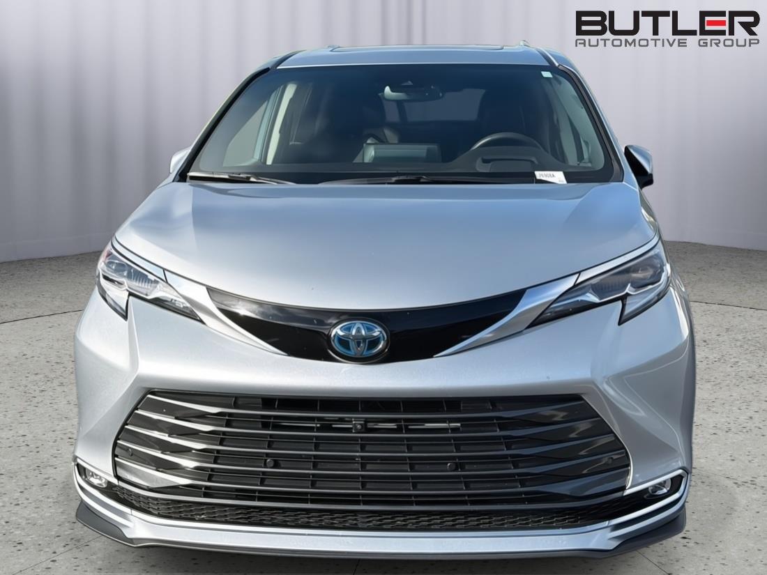 Used 2022 Toyota Sienna Van