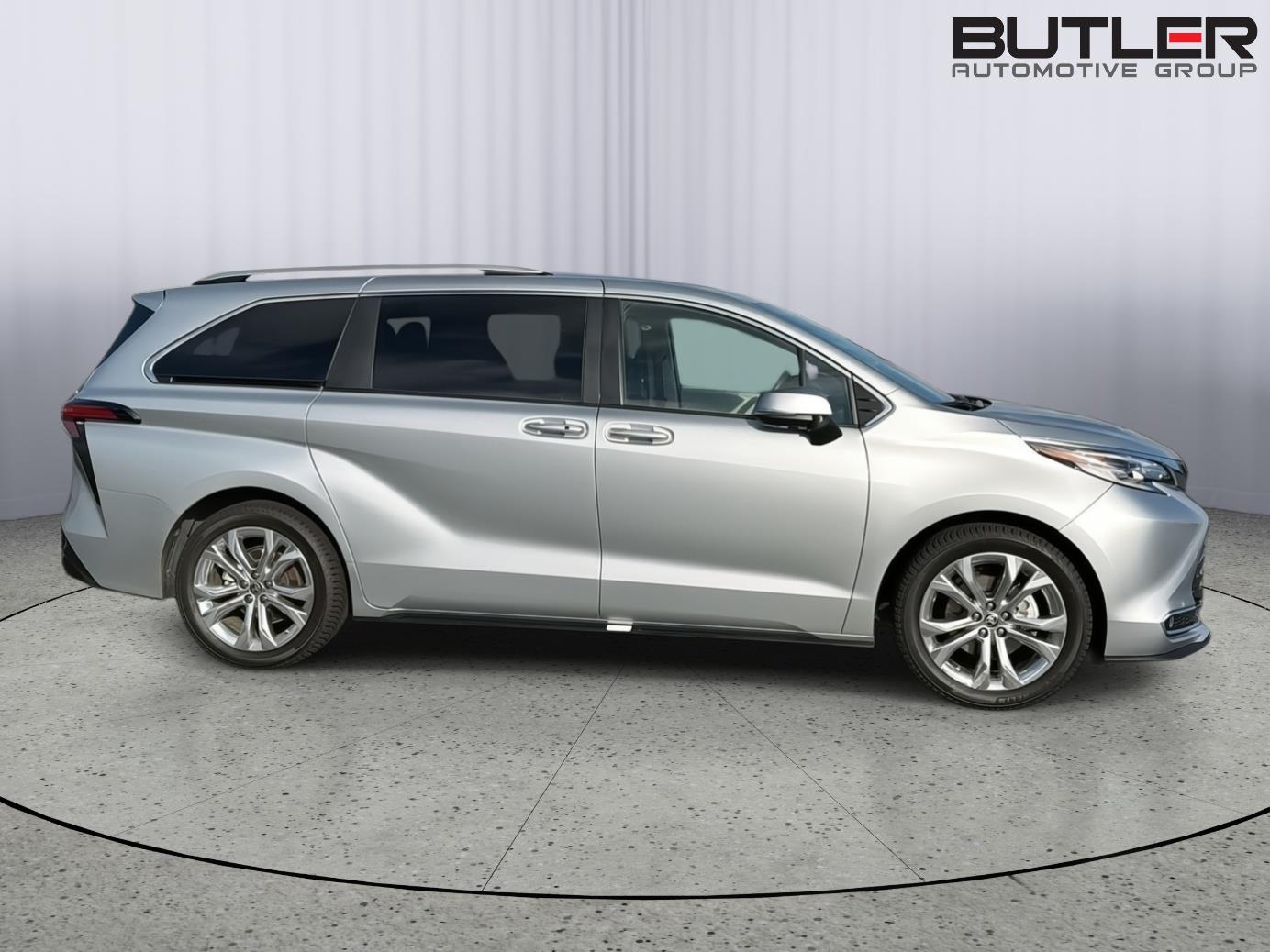 Used 2022 Toyota Sienna Van