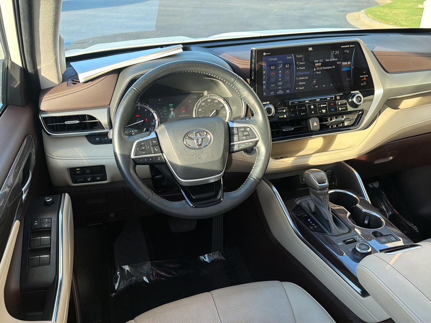 Used 2022 Toyota Highlander SUV