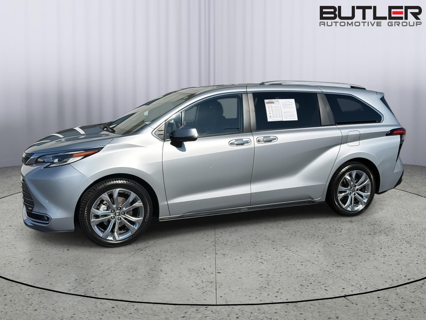 Used 2022 Toyota Sienna Van