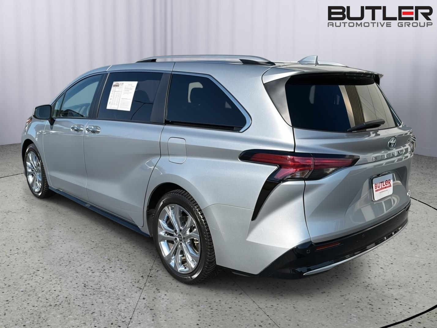 Used 2022 Toyota Sienna Van