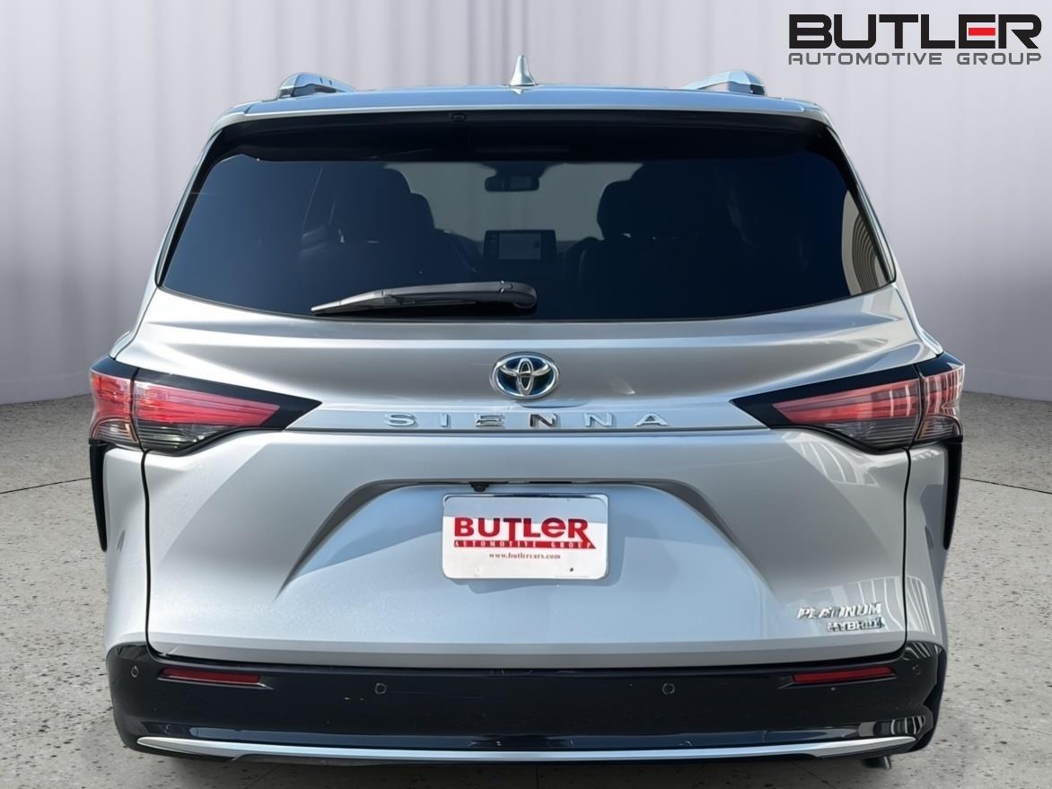 Used 2022 Toyota Sienna Van