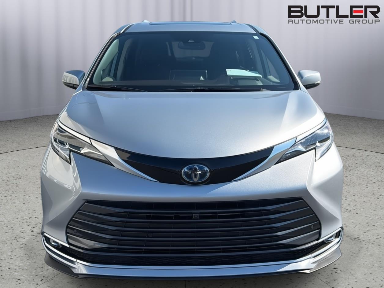 Used 2022 Toyota Sienna Van