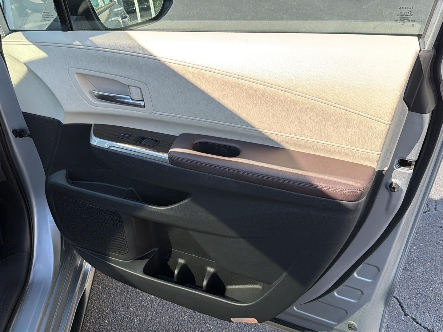Used 2022 Toyota Sienna Van