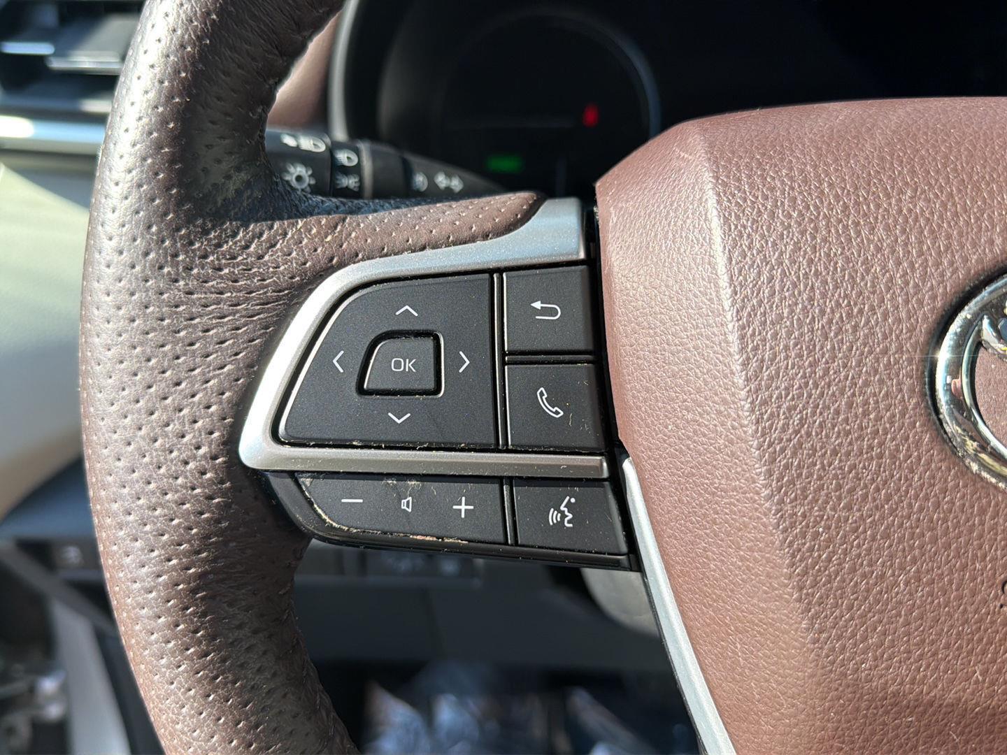 Used 2022 Toyota Sienna Van