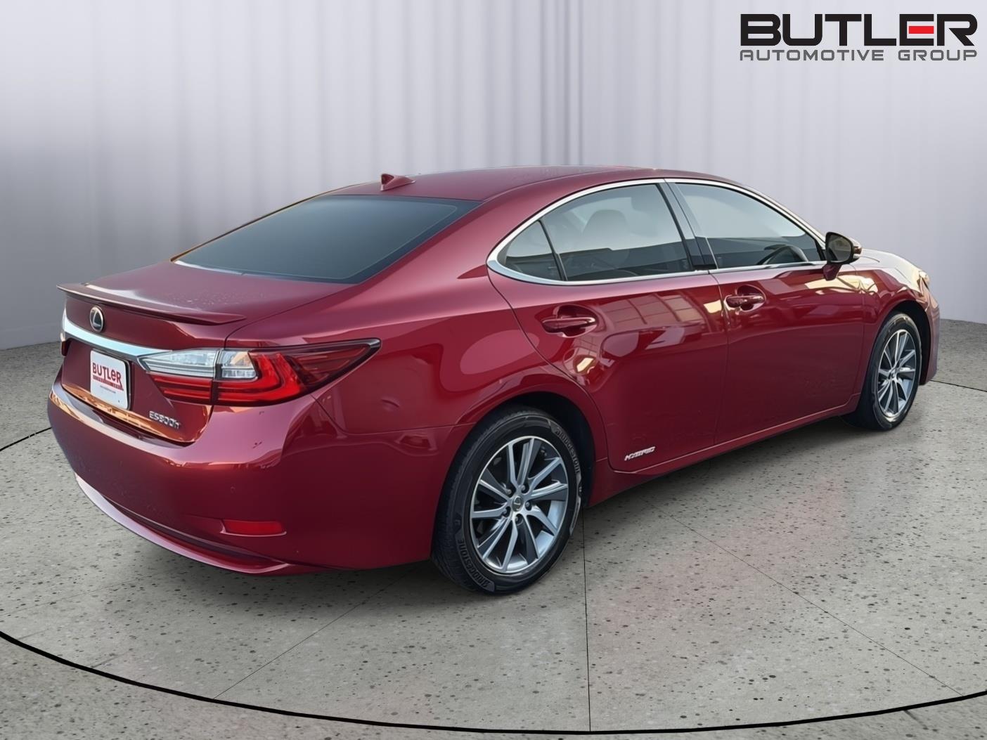 Used 2018 Lexus ES Sedan
