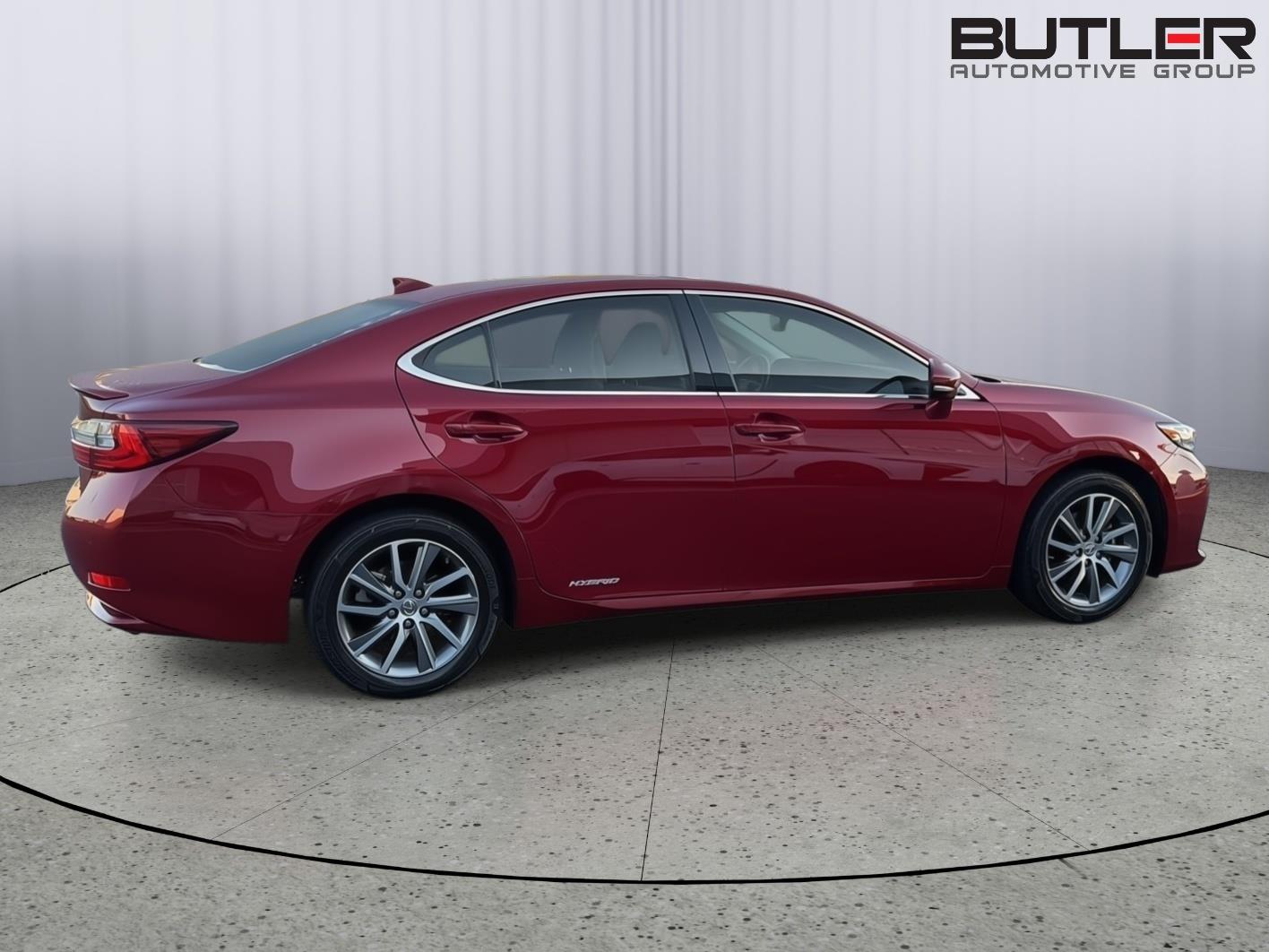 Used 2018 Lexus ES Sedan