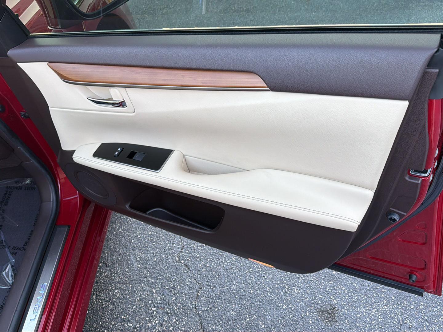 Used 2018 Lexus ES Sedan