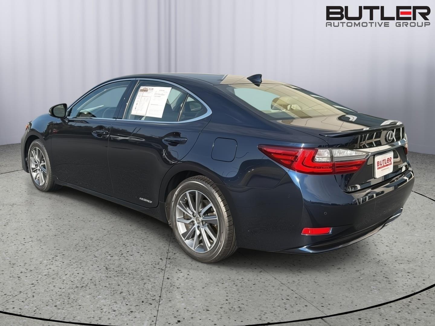 Used 2017 Lexus ES Sedan