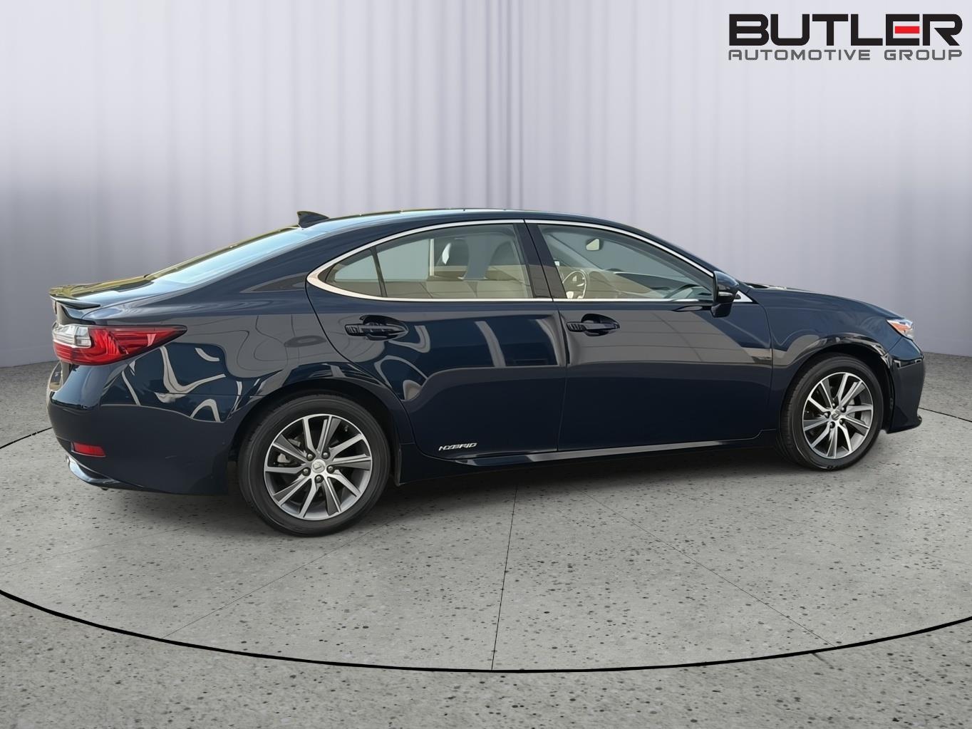 Used 2017 Lexus ES Sedan