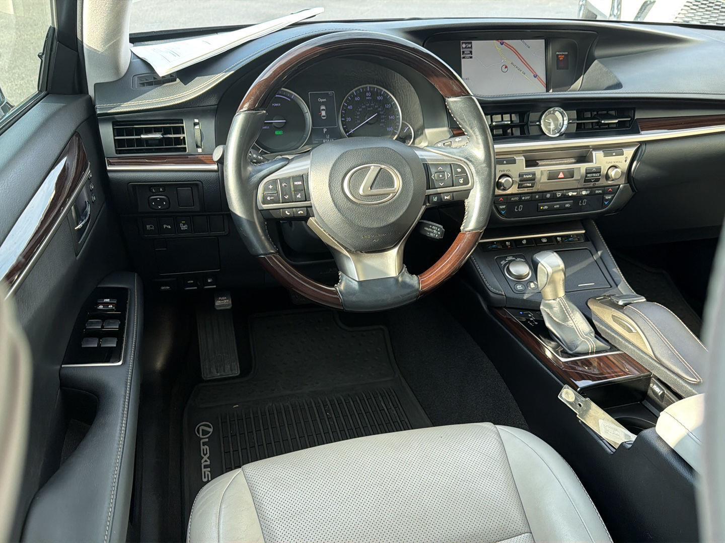 Used 2017 Lexus ES Sedan