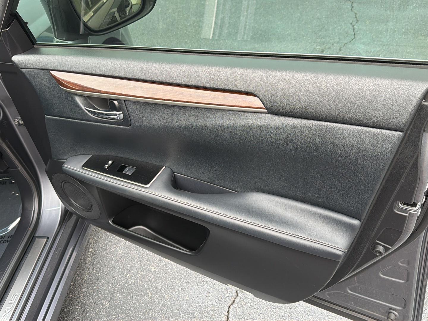 Used 2018 Lexus ES Sedan