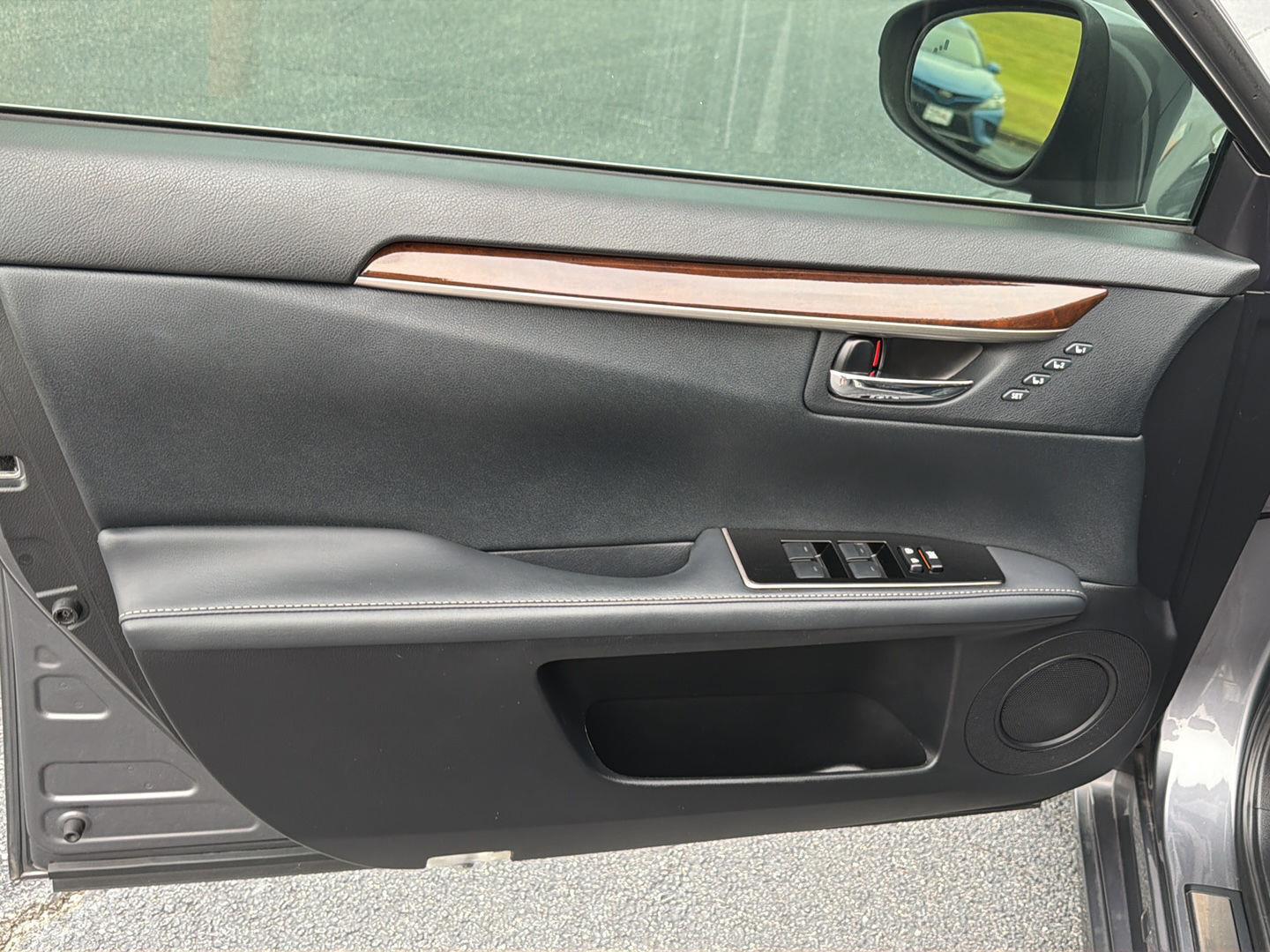 Used 2018 Lexus ES Sedan