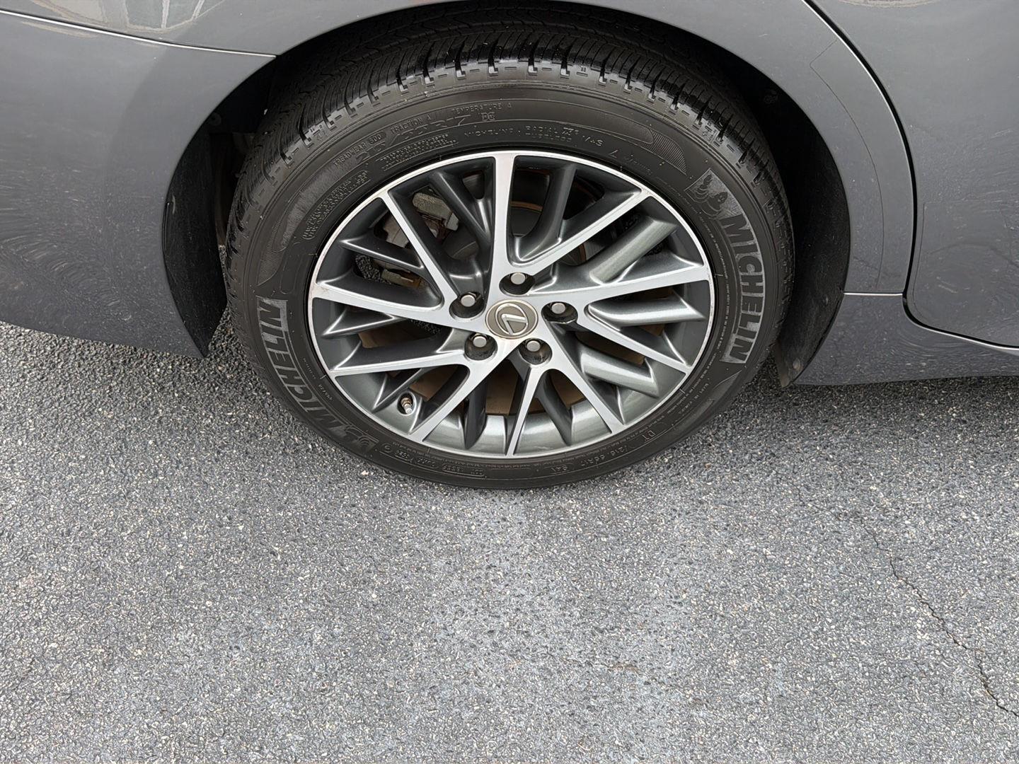 Used 2018 Lexus ES Sedan