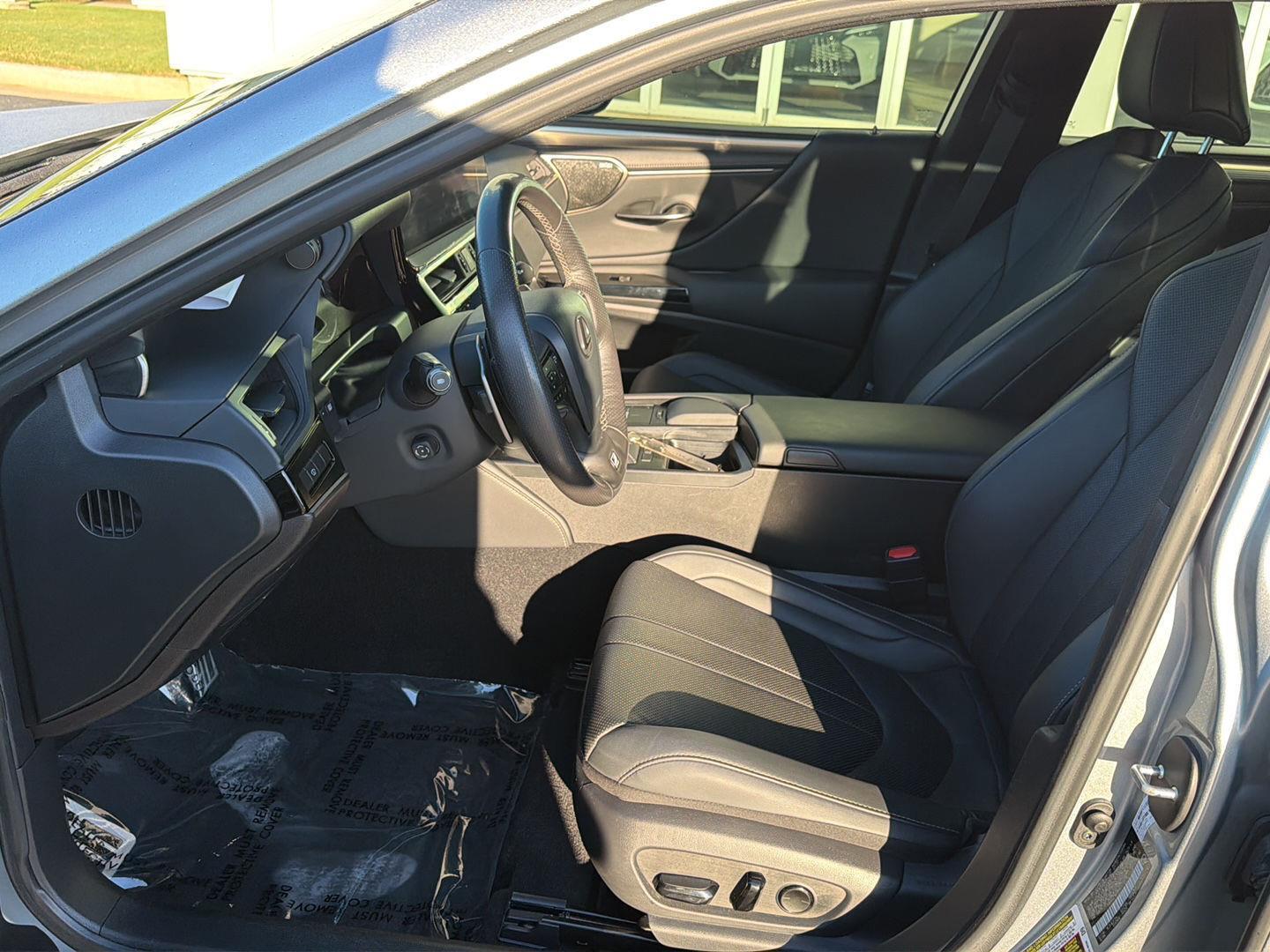 Used 2022 Lexus ES Sedan