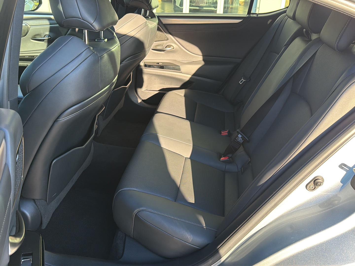 Used 2022 Lexus ES Sedan