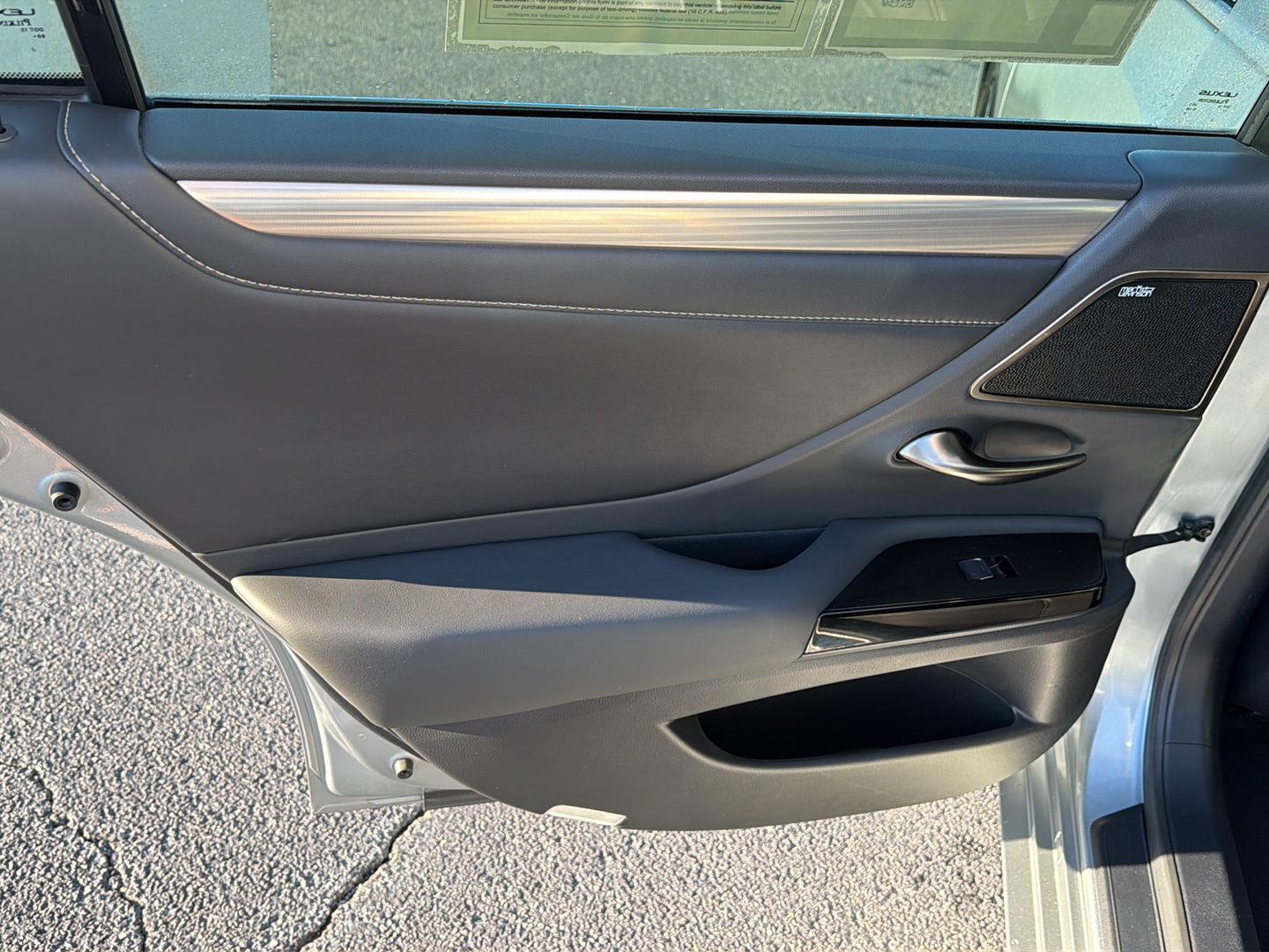 Used 2022 Lexus ES Sedan