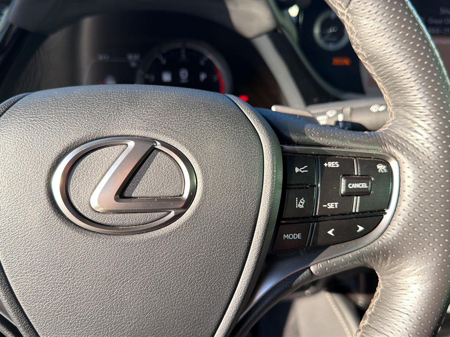 Used 2022 Lexus ES Sedan