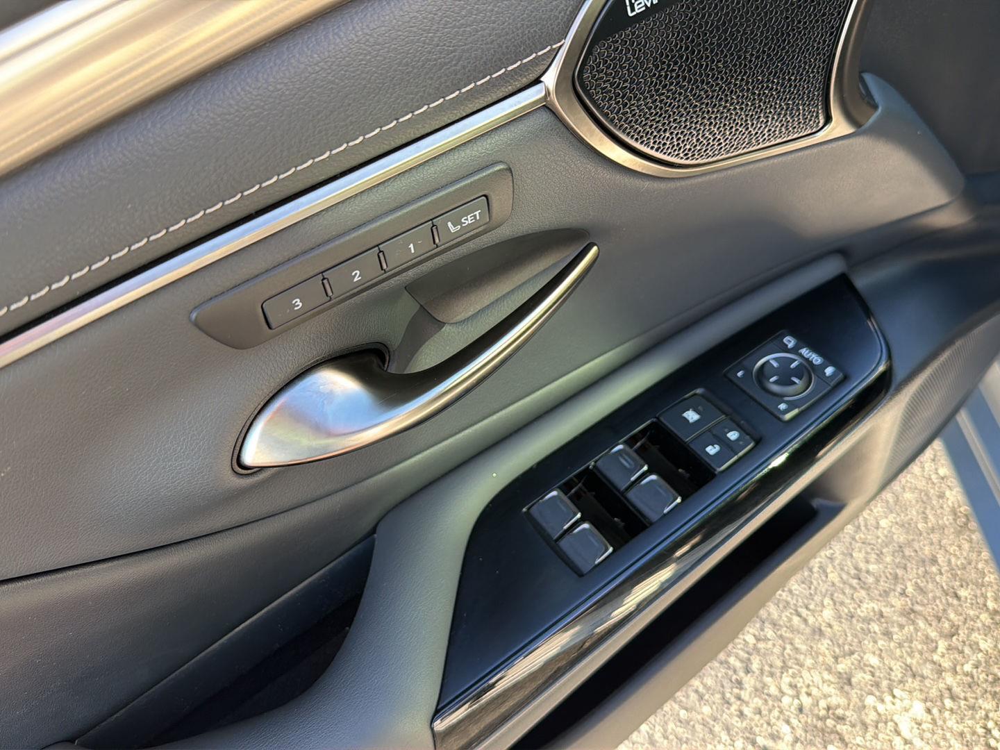 Used 2022 Lexus ES Sedan