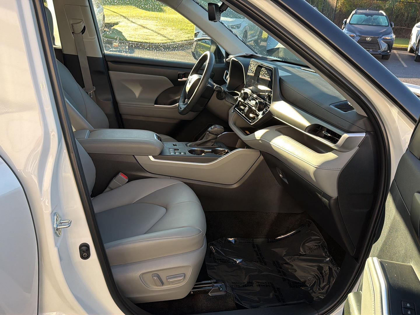 Used 2025 Toyota Highlander SUV