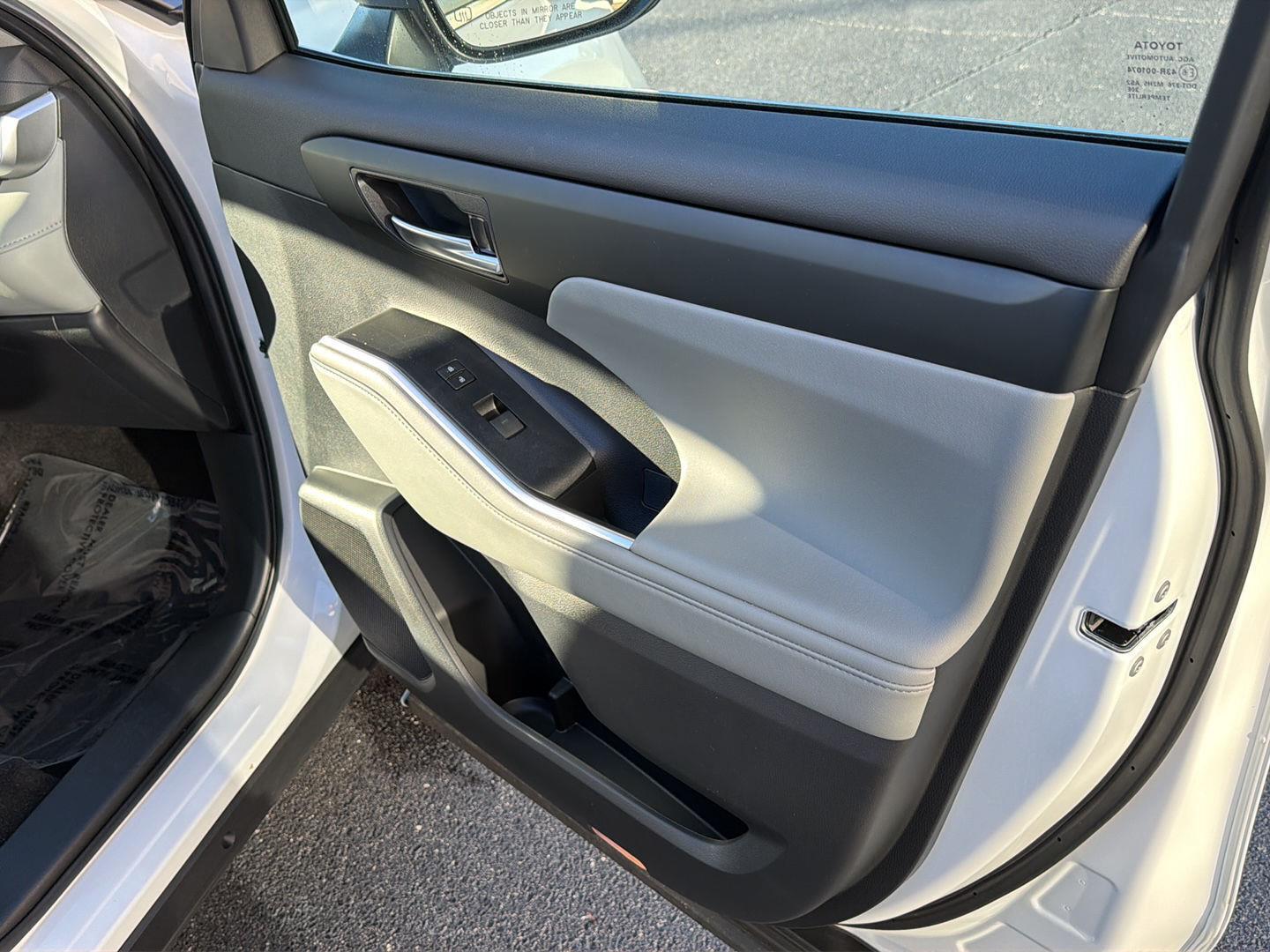 Used 2025 Toyota Highlander SUV
