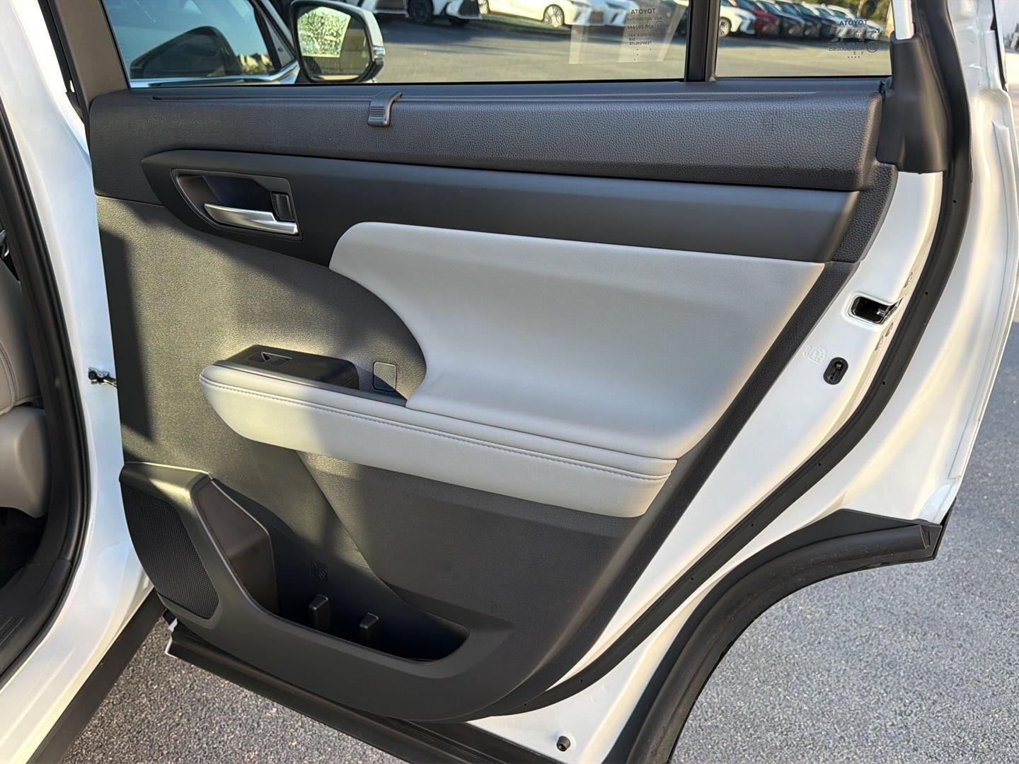 Used 2025 Toyota Highlander SUV