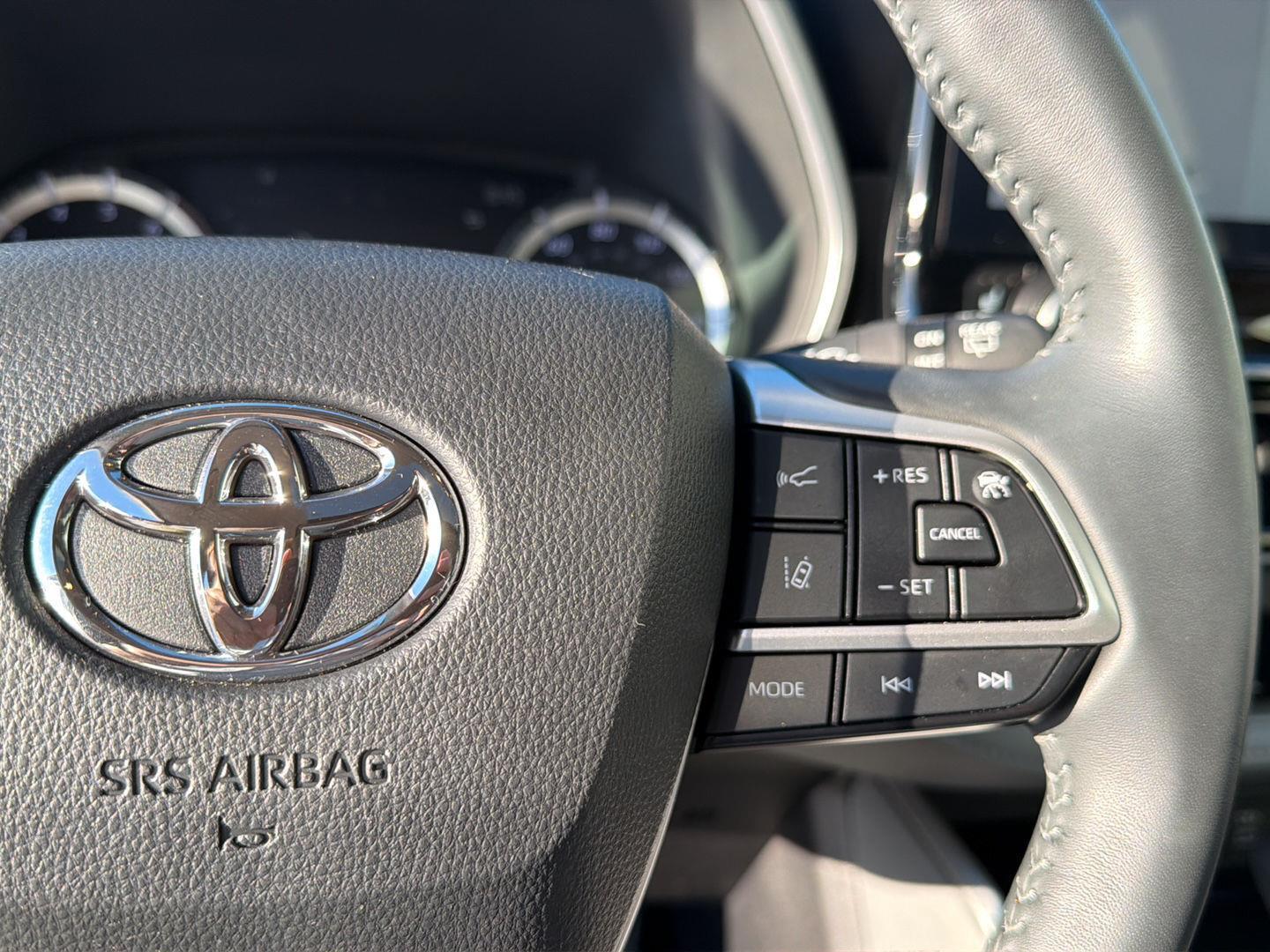 Used 2025 Toyota Highlander SUV