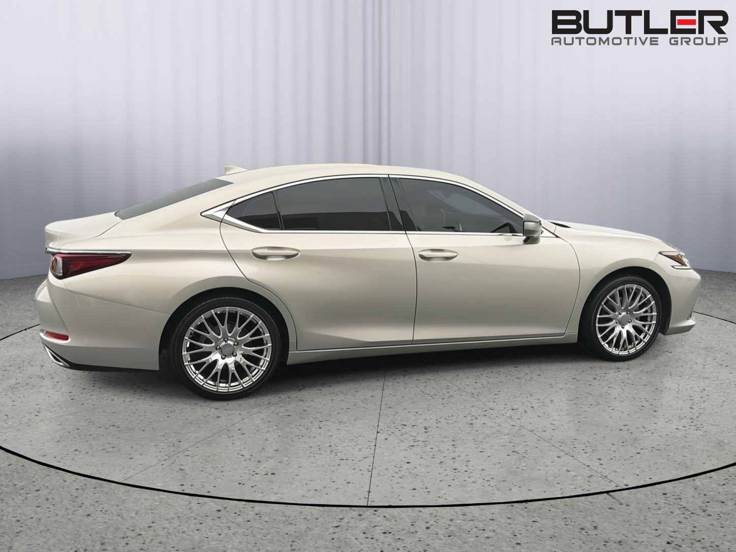 Used 2020 Lexus ES Sedan