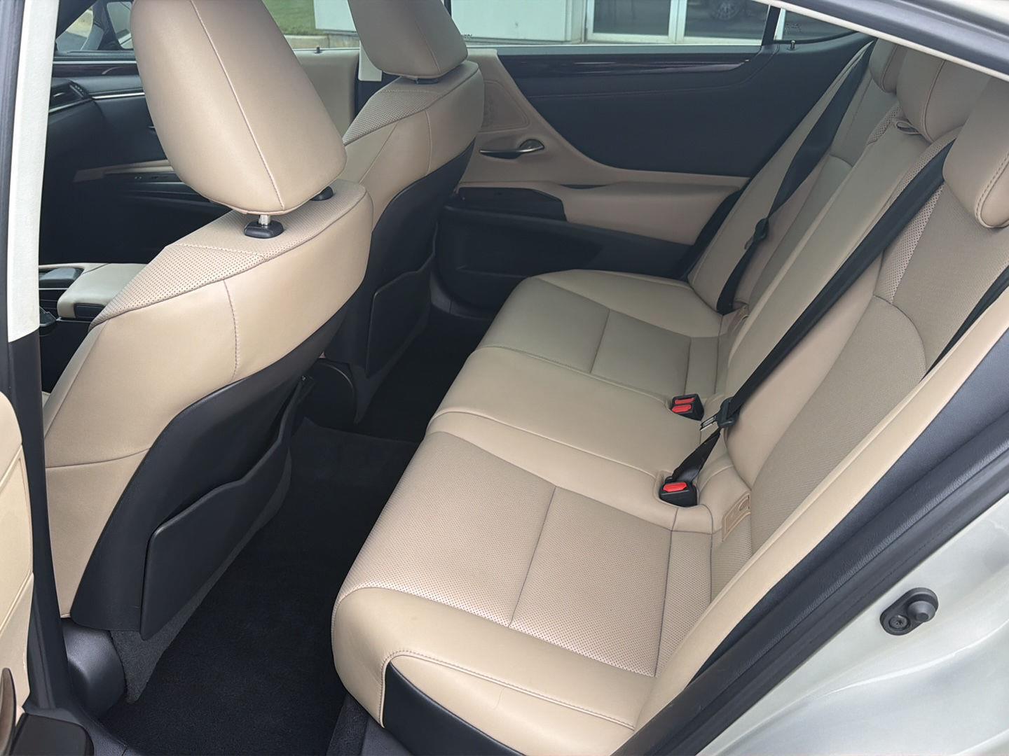 Used 2020 Lexus ES Sedan