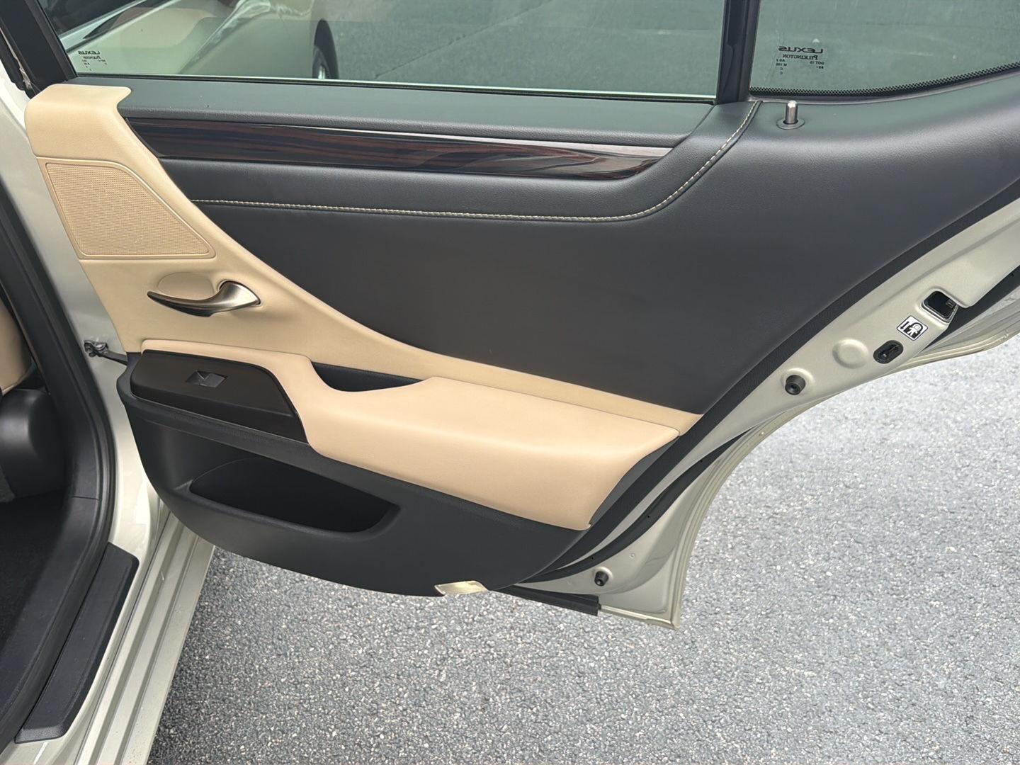 Used 2020 Lexus ES Sedan