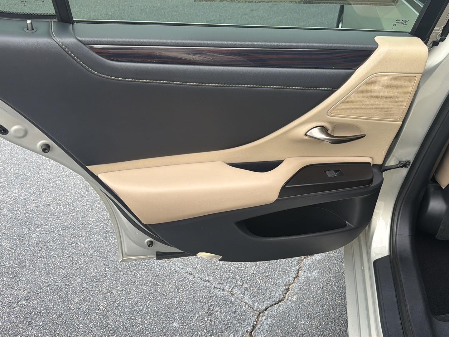 Used 2020 Lexus ES Sedan